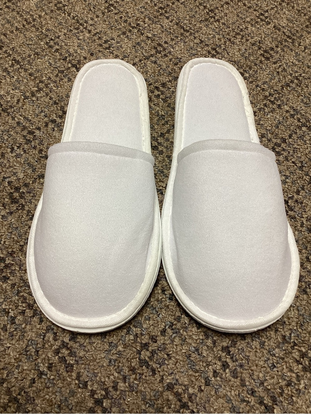 Unisex White Spa Slippers - Comfortable Slip-On House Shoes * Size M/L * NWOT